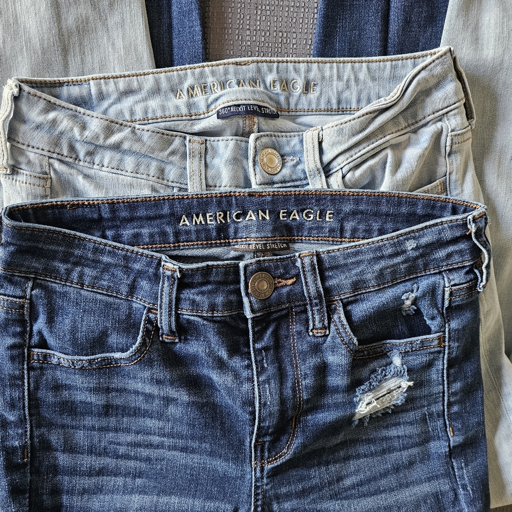 2 America Eagle Jeans